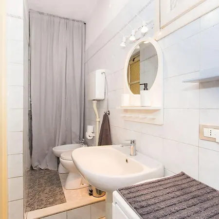 Corso Vittorio & Parco Del Valentino Bright Flat Турин