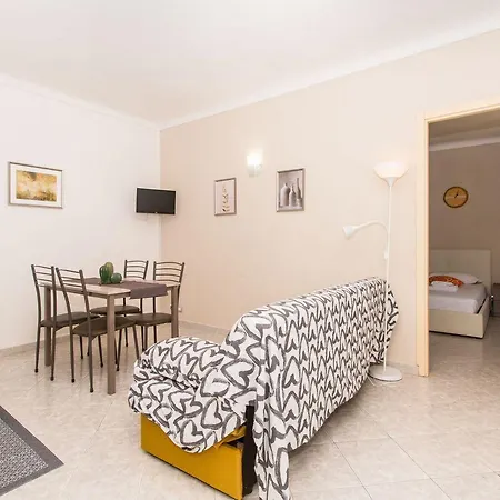 Corso Vittorio & Parco Del Valentino Bright Flat *